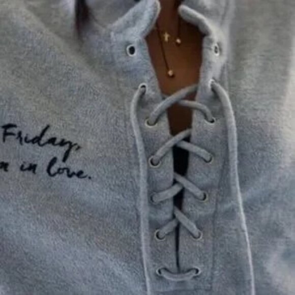 NWT REVOLVE Daydream Nation “Friday I'm in Love” Pullover Rain Cloud Grey Small - Picture 4 of 10